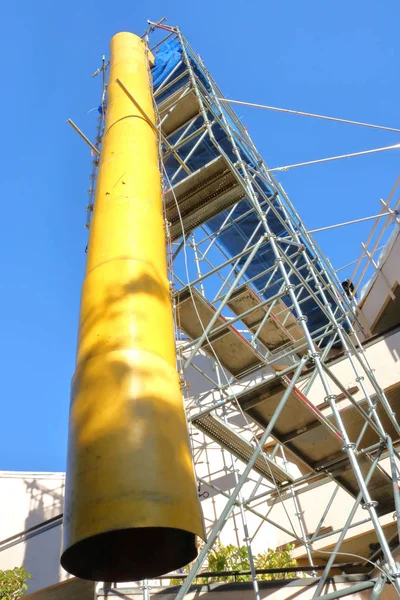 Costruzione industriale Rifiuta scivolo — Foto Stock