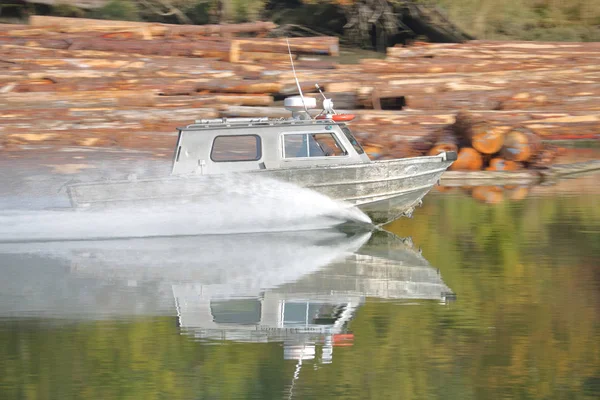 Przyspieszenie całej wody łódź — Zdjęcie stockowe