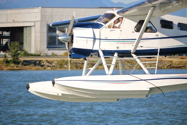 Fechar em Canadian Pilot e Seaplane — Fotografia de Stock