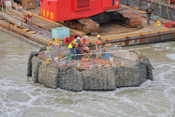 Cierre Los Equipos Demolición Que Insertan Explosivos Incluidos Los Casquillos — Foto de Stock