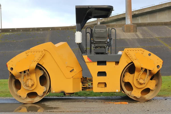 Vista Perfil Compactador Usado Para Reparar Substituir Estradas Ruas Asfalto — Fotografia de Stock