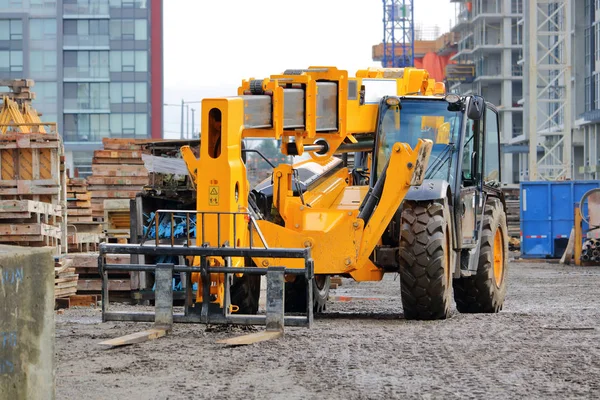 Modern Machinery Used Lifting Moving Heavy Objects Construction Site — Stock Photo, Image