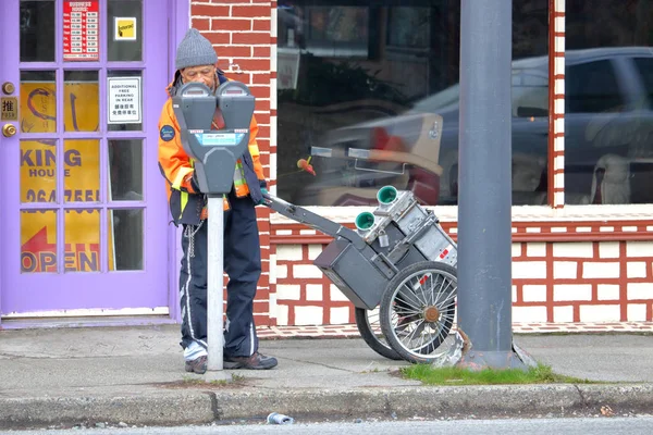 Man Van Een Meter Voor Stad Van Vancouver Canada Verzamelt — Stockfoto