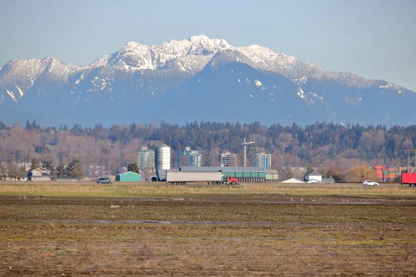 Scenic View Rural Delta British Columbia Snow Capped Mountains North — Stock Photo, Image