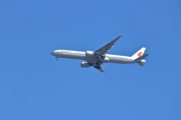 Семейство Boeing 777 Большой Широкофюзеляжный Двухмоторный Реактивный Лайнер Приближающийся Ванкуверу — стоковое фото