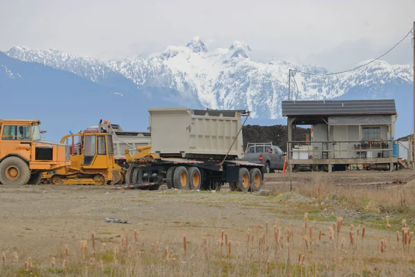 Těžké Průmyslové Stroje Zaparkováno Místě Pohoří North Shore Vancouver Kanada — Stock fotografie