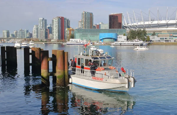 Vancouver Fire Rescue Boat Practices Routine Maneuvers False Creek Preparation — Stock Photo, Image