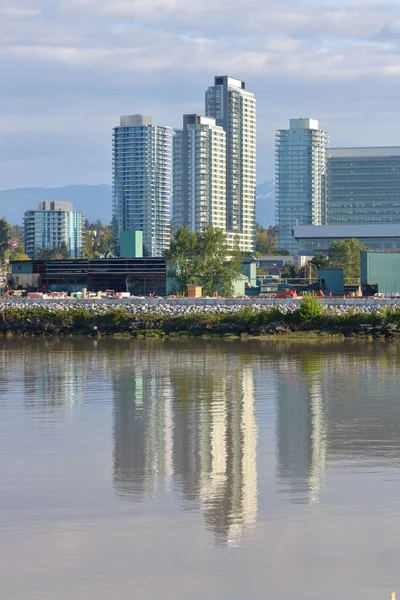 Vertical View Looking Fraser River South Vancouver Its Modern Architecture — Stock Photo, Image