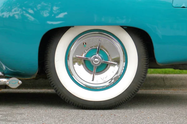 Close View Van Een Klassieke Witte Muurband Een 1956 Chevrolet — Stockfoto