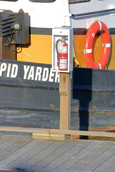 Estintore Collocato Porto Turistico Vancouver Canada Fornire Servizi Emergenza Barche — Foto Stock