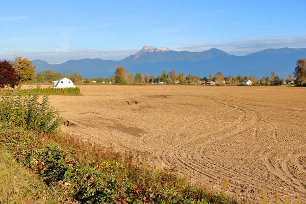 Southwestern British Columbia Canada Distinctive Cheam Range Far Distance Cradling — Stock Photo, Image