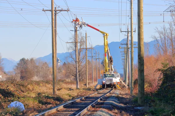 Hidro Elektrik Hatları Üzerinde Çalışmak Üzere Demiryolu Rayları Üzerindeki Bakım — Stok fotoğraf