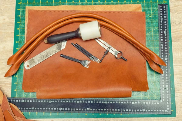 Sewing handmade leather bag