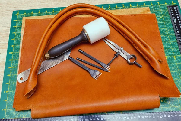 Sewing handmade leather bag