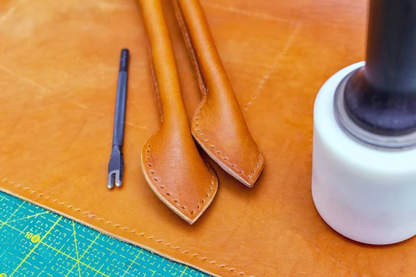 Sewing handmade leather bag