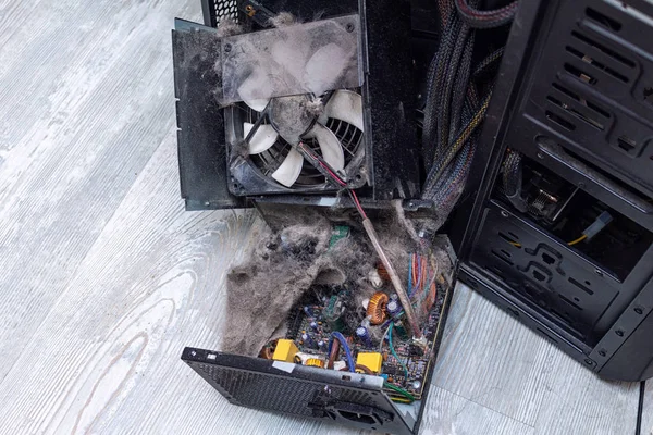 Cleaning personal computer from the dust