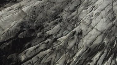 Solheimajokull volkanik kül ile kaplı