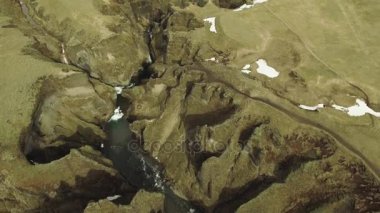 Nehir ve Fjadrargljufur Kanyon 