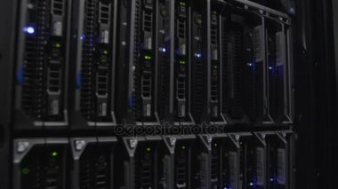 Telekomünikasyon donanımları Datacenter odasında