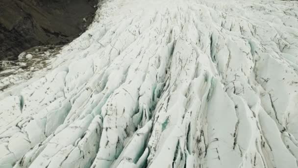 Imágenes de drones de Majestic Svinafellsjokull — Vídeo de stock