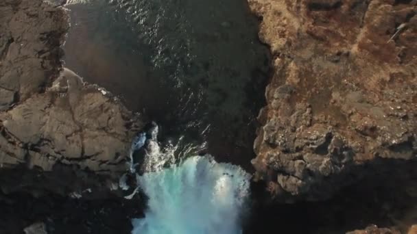 Beautiful Waterfall At Thingvellir National Park — Stock Video