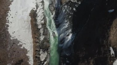 İzlanda'daki Gullfoss hava dron görüntüleri