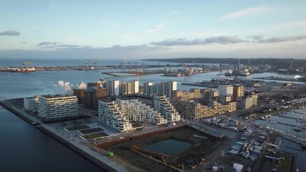 Aarhus docklands in dänemark — Stockvideo