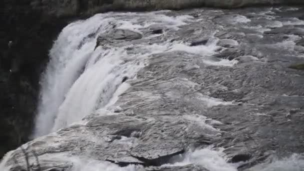 Majestuosa cascada de Skogafoss — Vídeo de stock