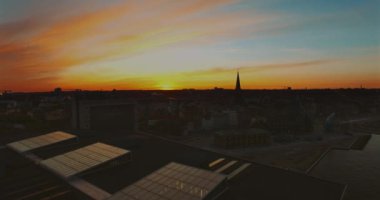 Günbatımı ile renkli bulut, Aarhus, Danimarka