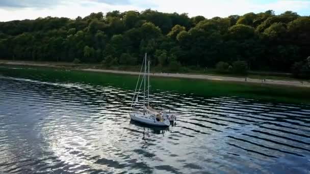 Barcos en el agua — Vídeo de stock