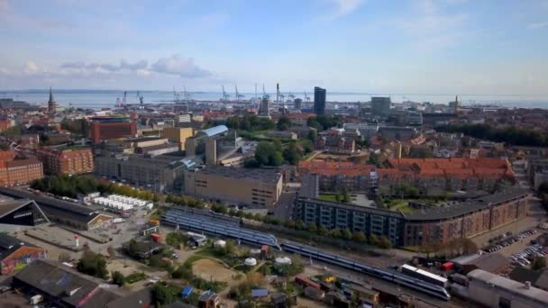 Stadsgezicht uitzicht vanaf drone — Stockvideo