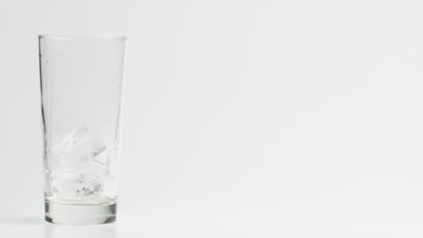 Glace et chaux dans le verre 