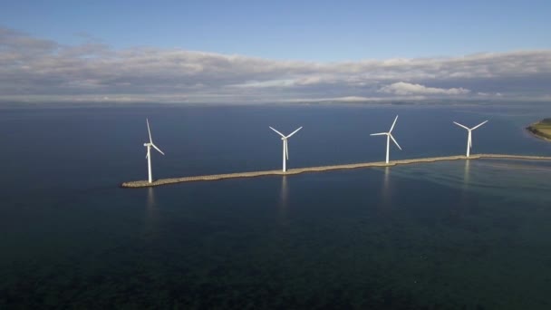 Vue par drone des turbines — Video