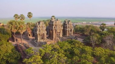 Tarihsel Prasat Phnom Krom harabesi