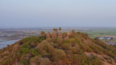 Phnom Krom Tepesi