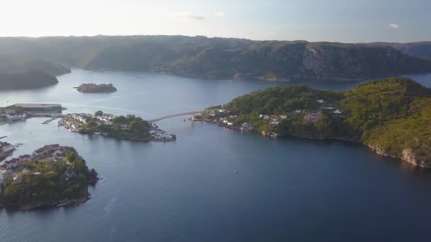 Vue par Drone sur le lac Norwegian — Video