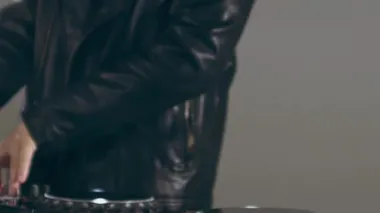 Dj Dans ve Karıştırma Masasında Denetim Kullanımı