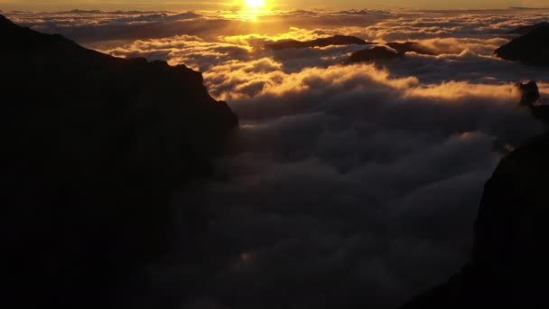 Sunlit Clouds And Mountain At Sunset — 图库视频影像