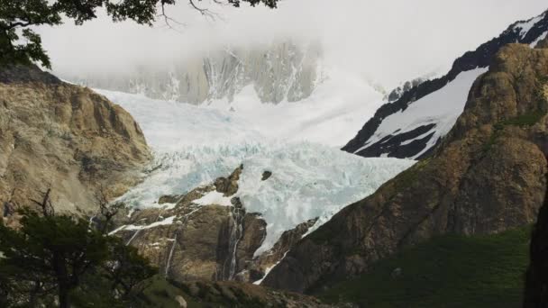 Időeltolódás táj a hegyek El Chalten Argentínában — Stock videók