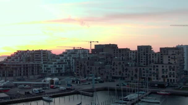 Όμορφη Done Shot του Aarhus Docks και ο Χρυσός Ουρανός — Αρχείο Βίντεο