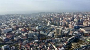 Güzel İstanbul Şehri ve Çevresindeki Binaların Havadan Çekimini Çekin