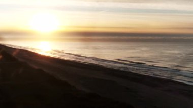 Senin Sahilinin Üzerinde Gün Batımı