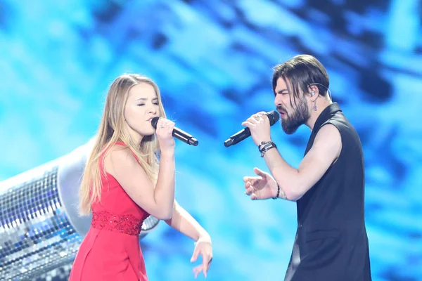 Ilinca & Alex Florea desde Romania Eurovision 2017 - foto de stock