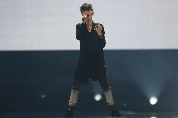 Kristian Kostov de Bulgaria Eurovisión 2017 - foto de stock