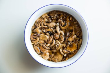 Hadi bu mantar alıp dışarı lezzetli bir şey almak!