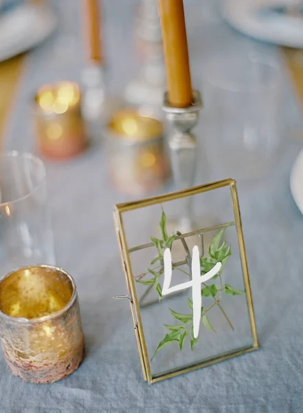 Velas y decoración de la boda - foto de stock