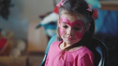 Ressam yapar Kelebek kız yüz şekli