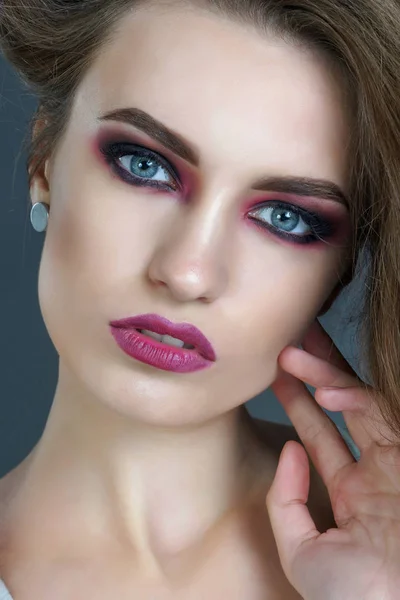 Portrait of a beautiful girl glamorous girl — Stock Photo, Image