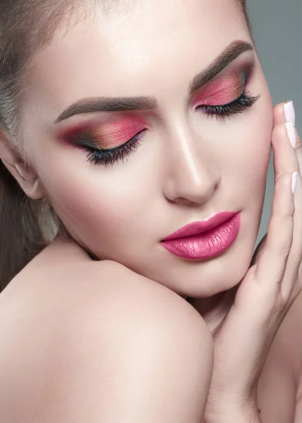 Portrait of a beautiful girl glamorous girl — Stock Photo, Image