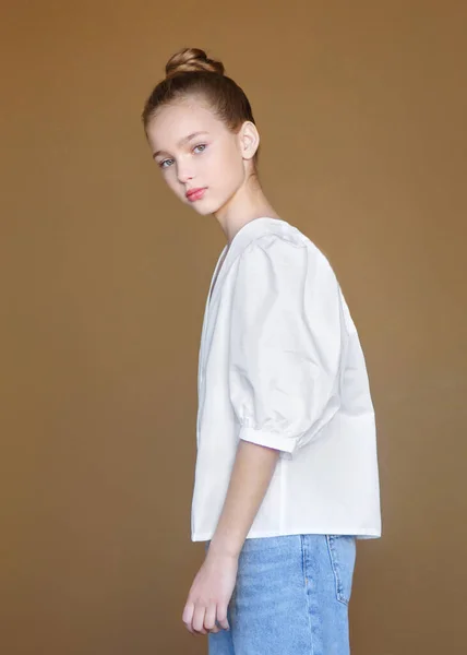 Porträt Eines Jungen Model Girls Atelier — Stockfoto